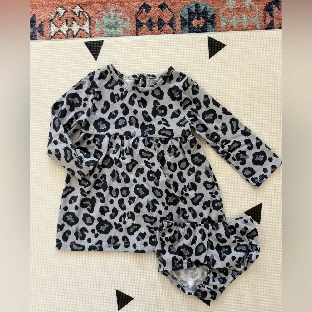 Wonder Nation|Baby girl Gray Leopard Print matching set,dress & diaper cover•18M